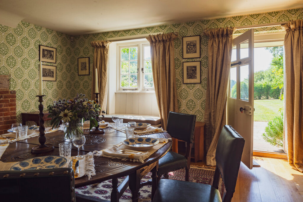 Dining room Buckinghamshire cottage rental