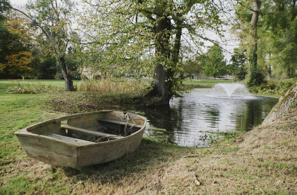 Langley House Park Luxury Grounds Boat