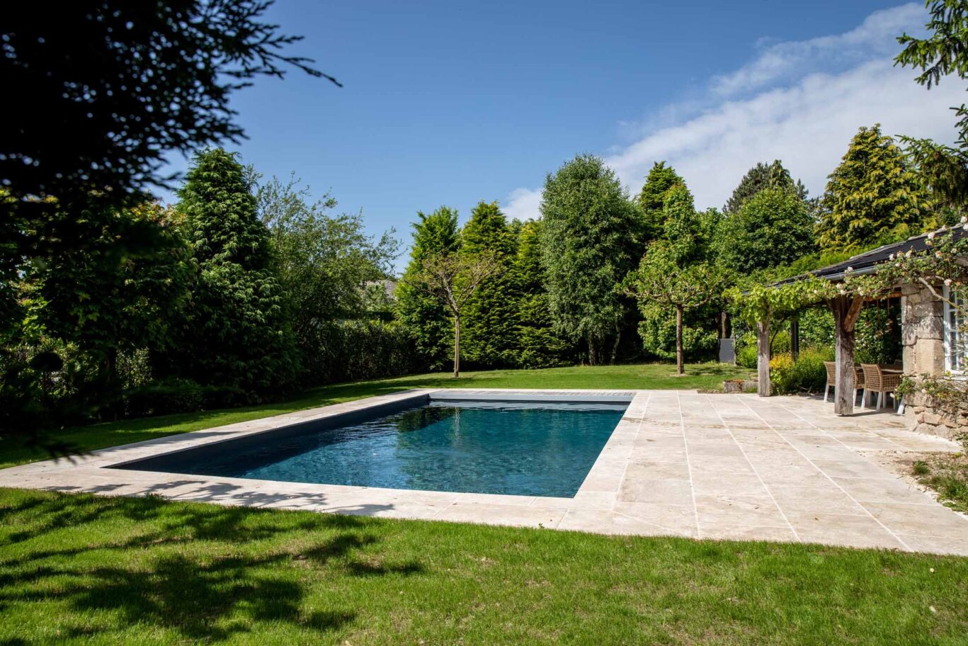 Chateau-canton-swimming-pool