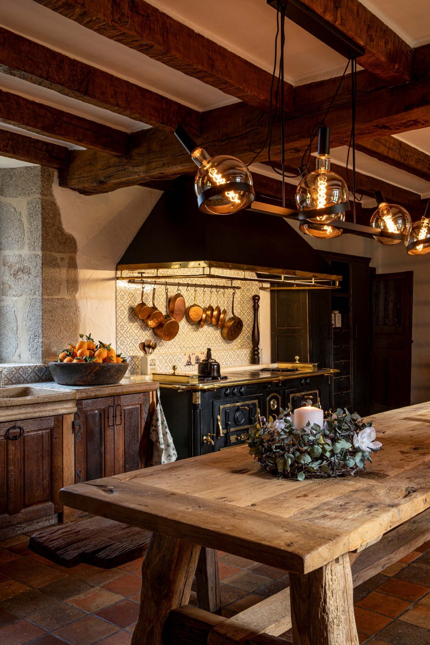 Château-Calme-kitchen-Canton