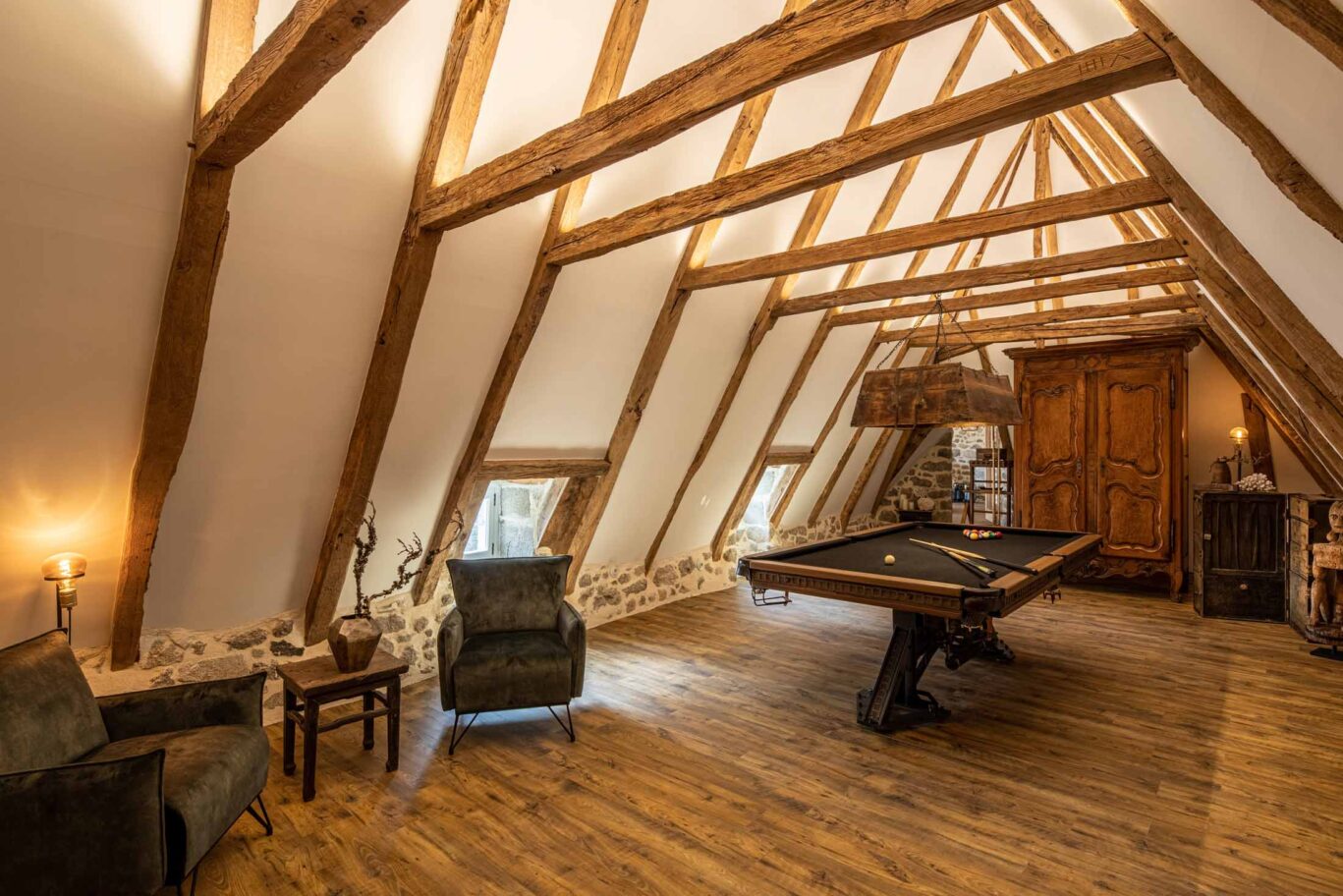 Château-Calme-Games-Room-Pool-Table-Canton