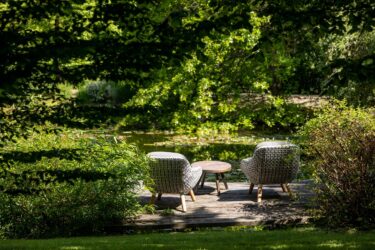 Château-Calme-Lily-Pond-Seating-Canton