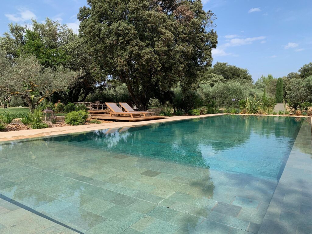 Wellness stays with swimming pool in Provence