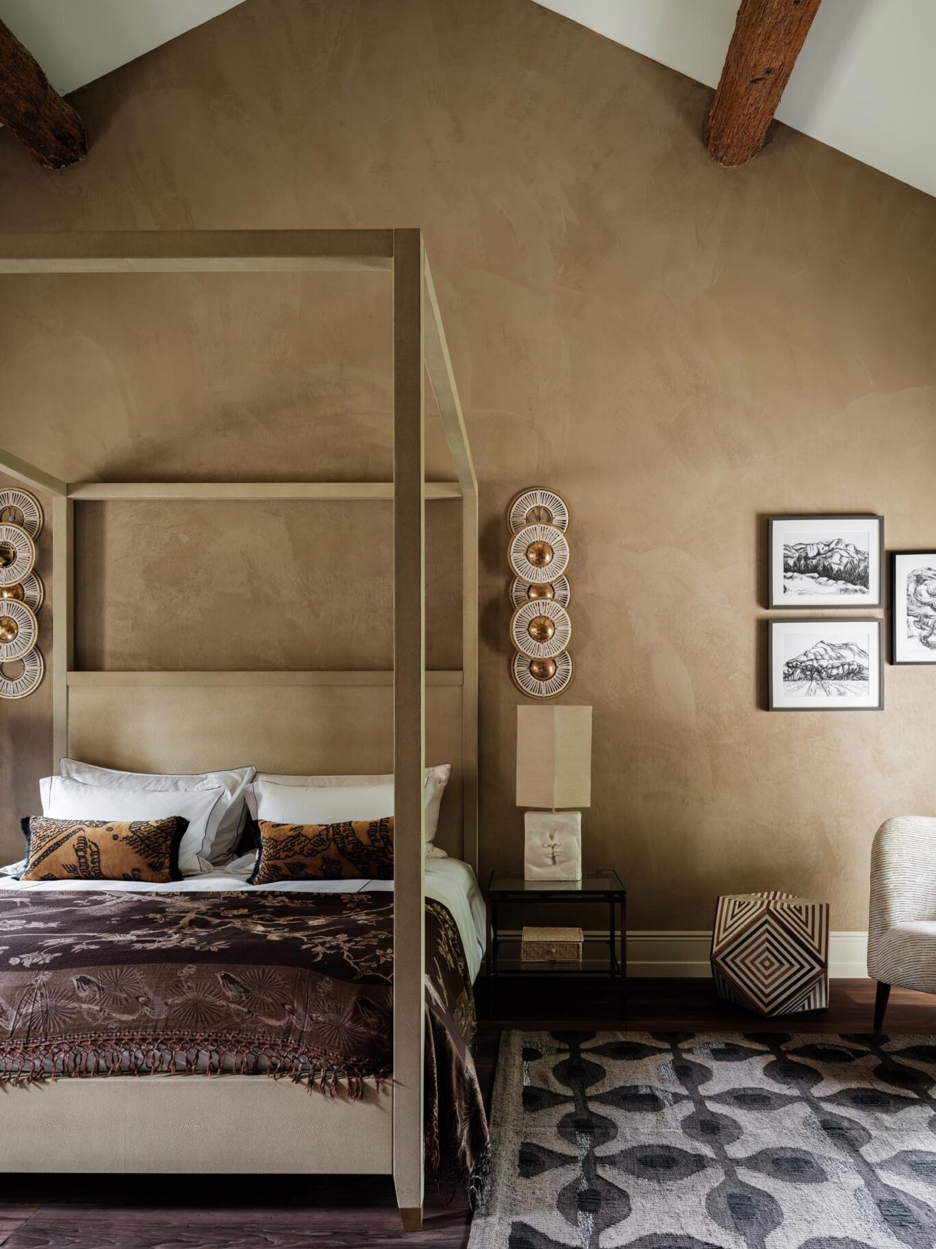 Bedroom of provencal luxury home to rent