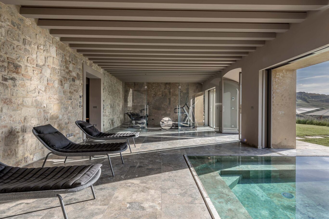 Wellness retreat Tuscany with spa and pool