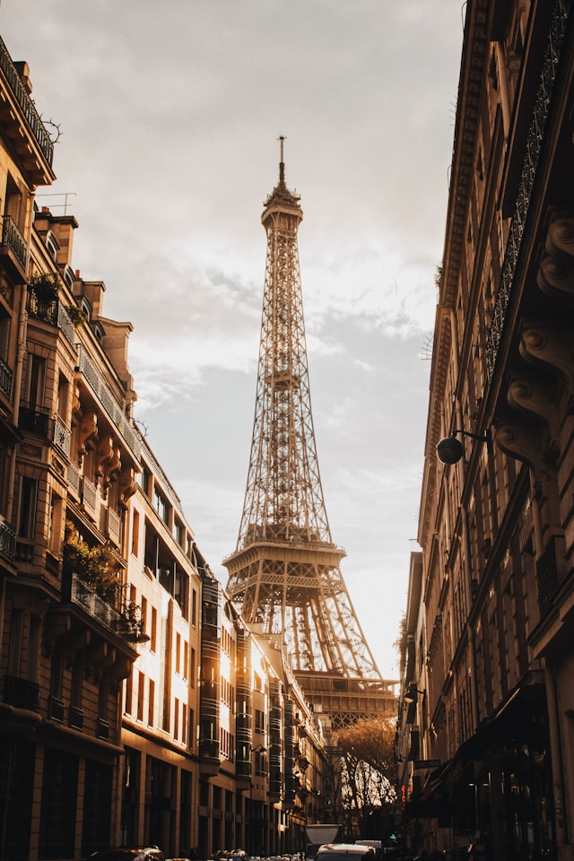 Eifel tower at golden hour